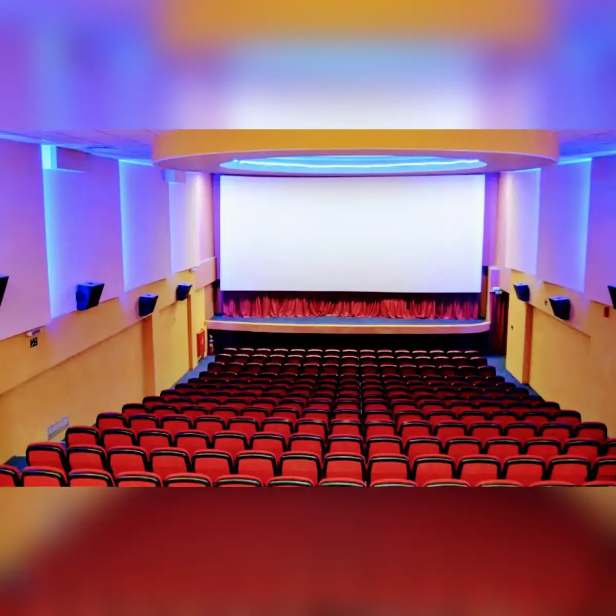 Cineplex Ελληνίς